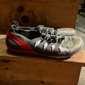 Men’s barefoot merrell shoes, good used condition